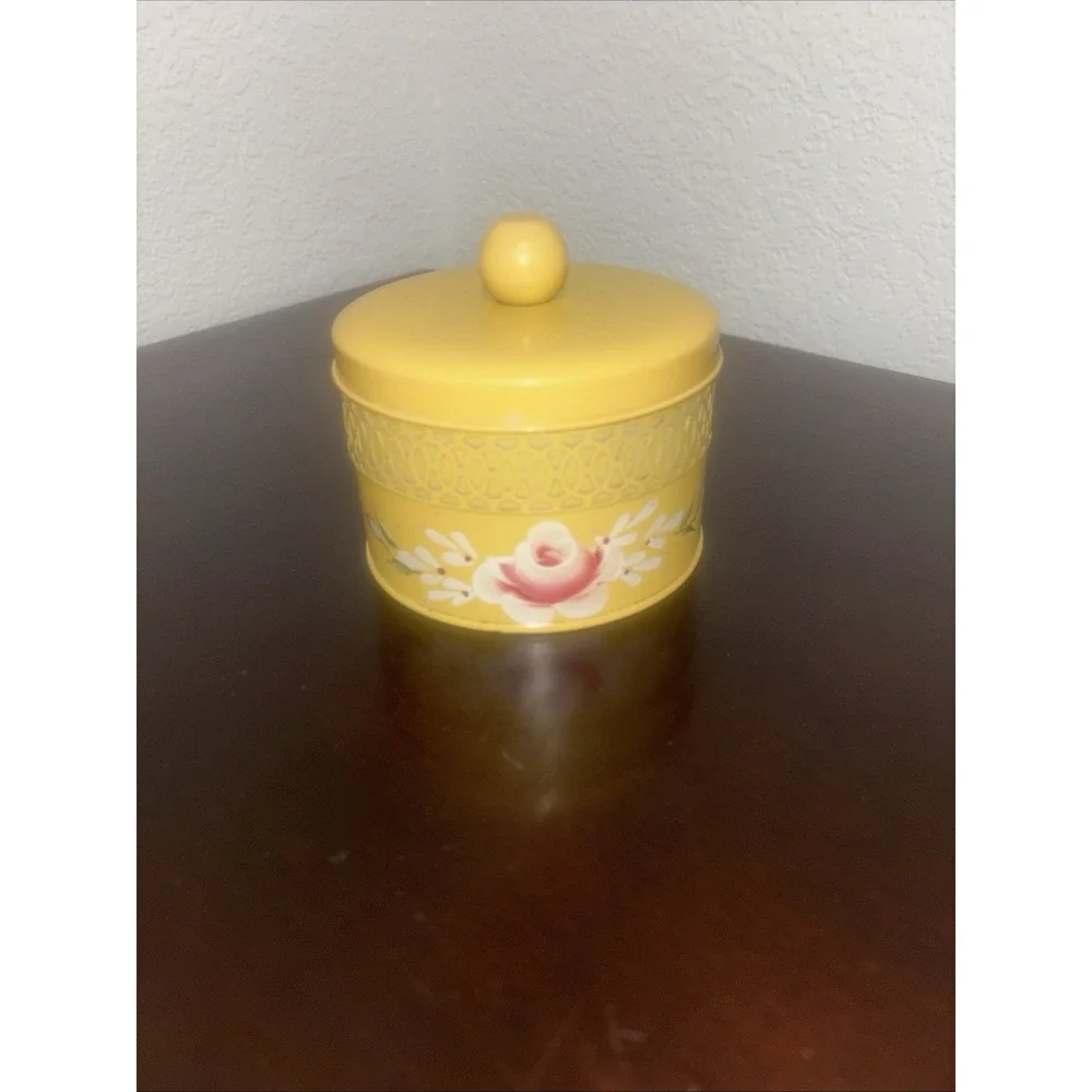 VTG Buttery Yellow Powder Box Tin Feminine Shabby Granny Cottage Dresser Table
